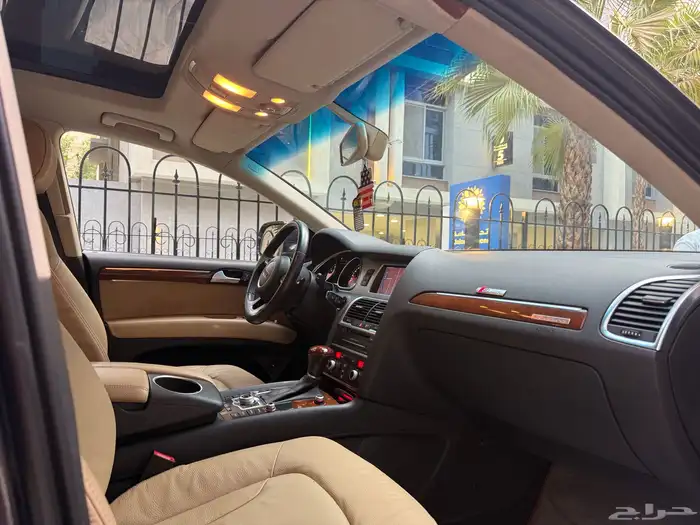 Audi Q7 2014 مخزن 18