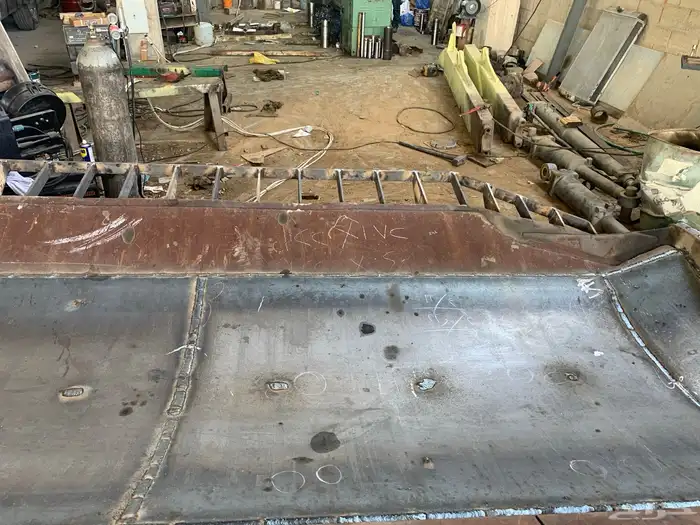 حدادة معدات ثقيلة 0