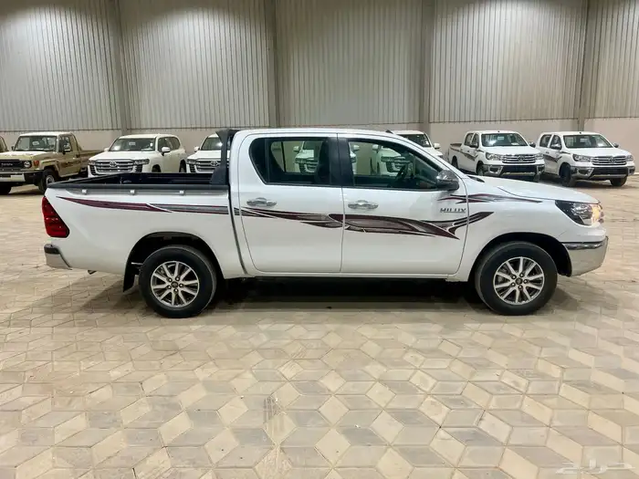 هايلكس غمارتين GLX2 بنزين 2025 6