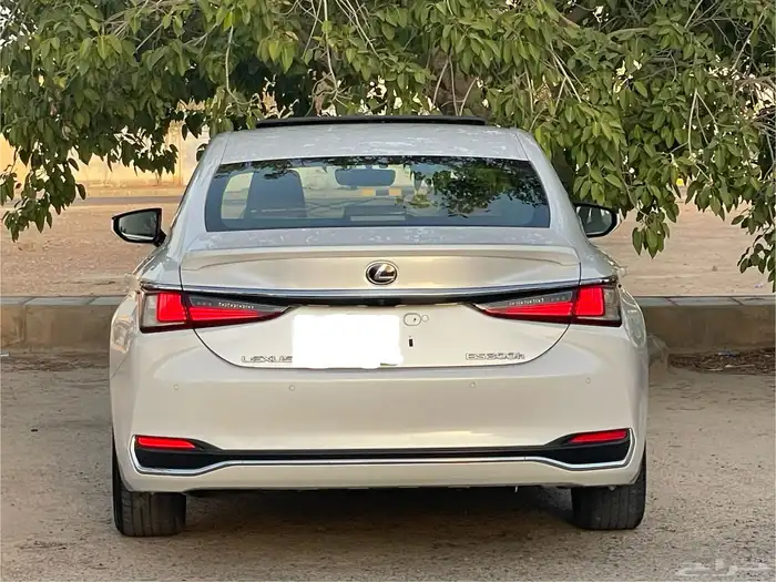 لكزس ES300 2021 ممشى 70 الف فقط 2