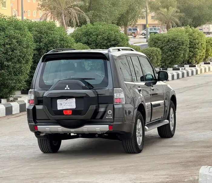 ميستبيشي باجيرو موديل 2020 شرط نظظيف 8