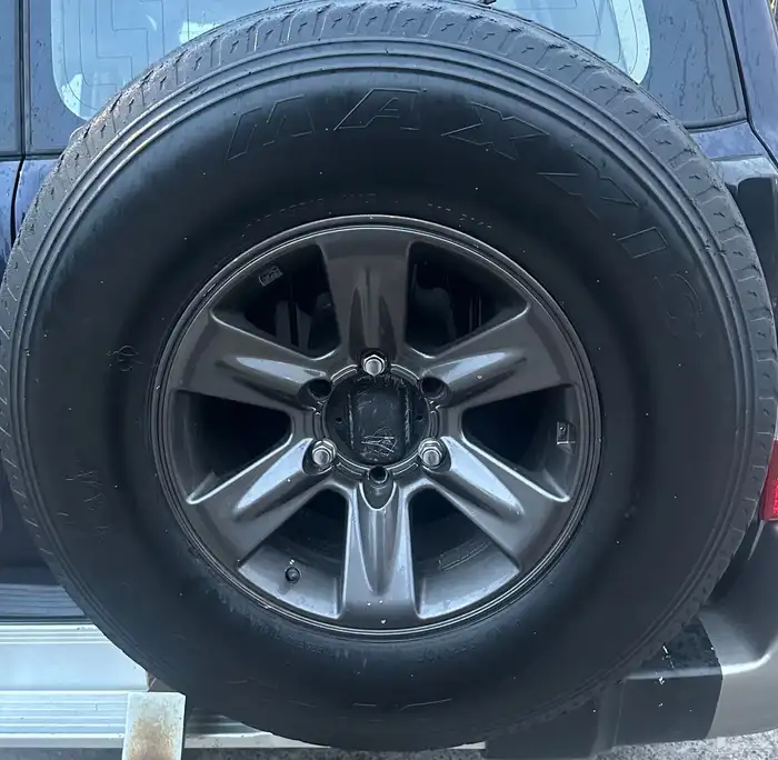 للبيع قطع فتك نيسان 2003 داخليه بيج 36