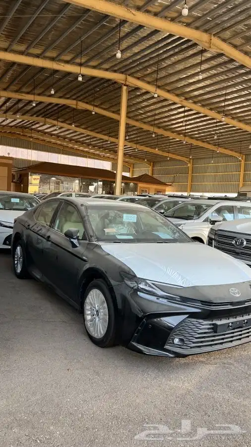 تويوتا كامري 2025 بنزين LE اسود السعر 124500 0
