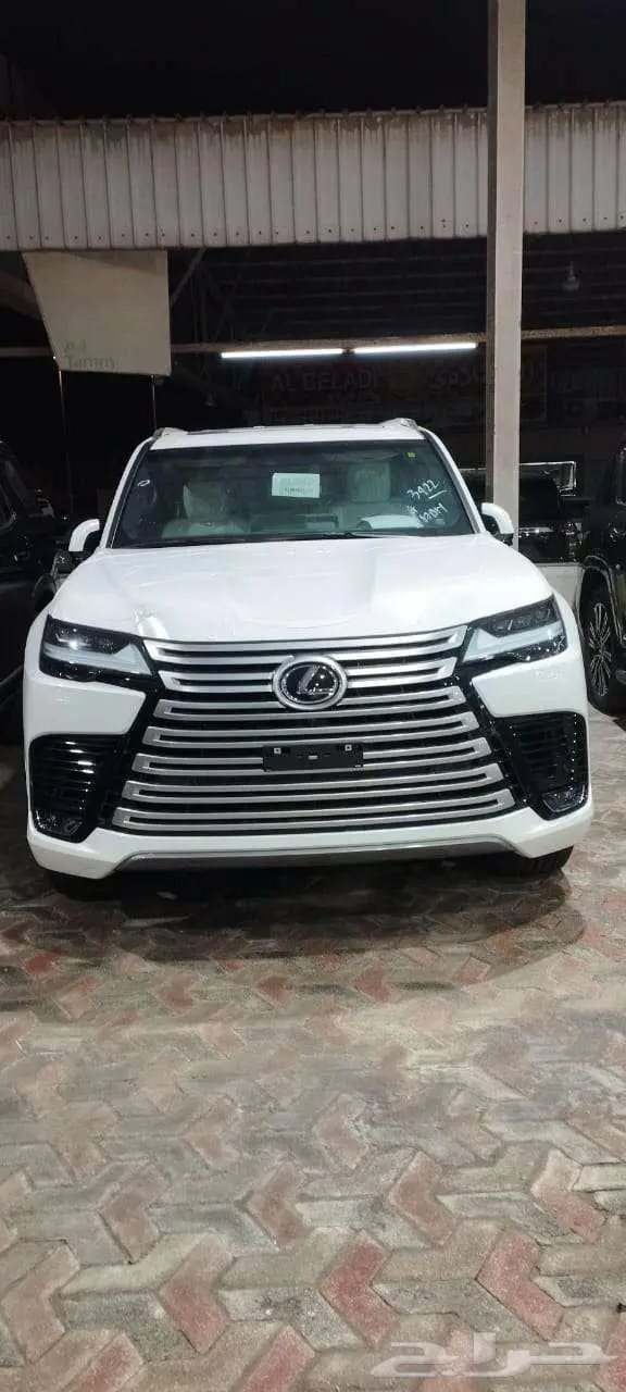 لكزس LX600 سعودي بطاقة 2024 ابيض اوف وايت 0