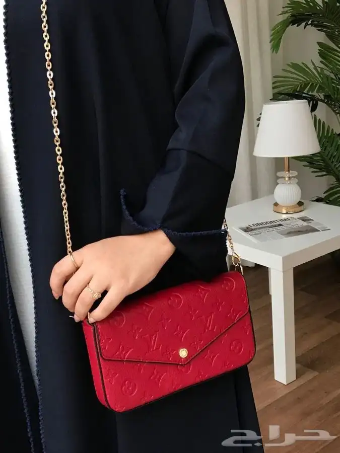 متوفر جميع شنط الماركات العالمية بجودة عاليه وسعر رمزي 5