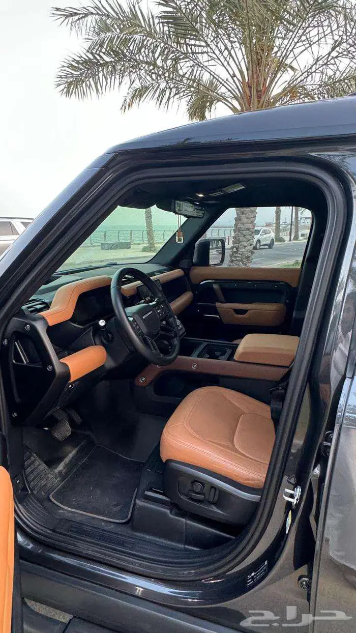 لاندروفر ديفندر HSE 2024 18