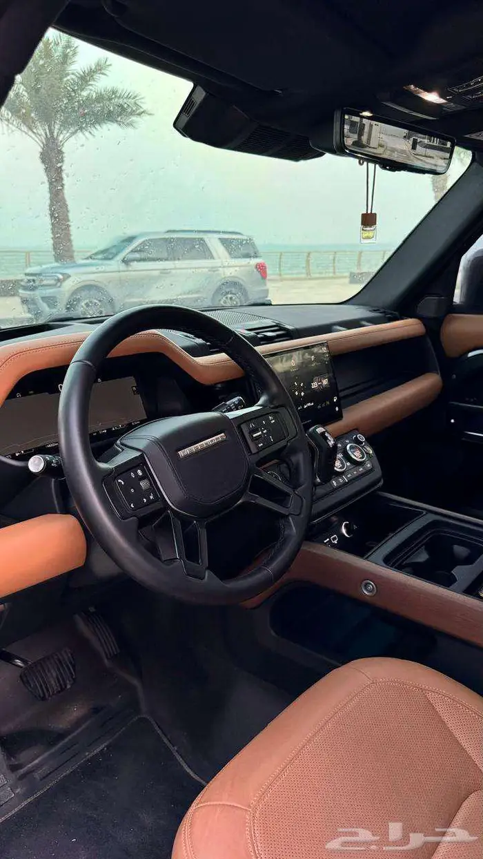 لاندروفر ديفندر HSE 2024 15