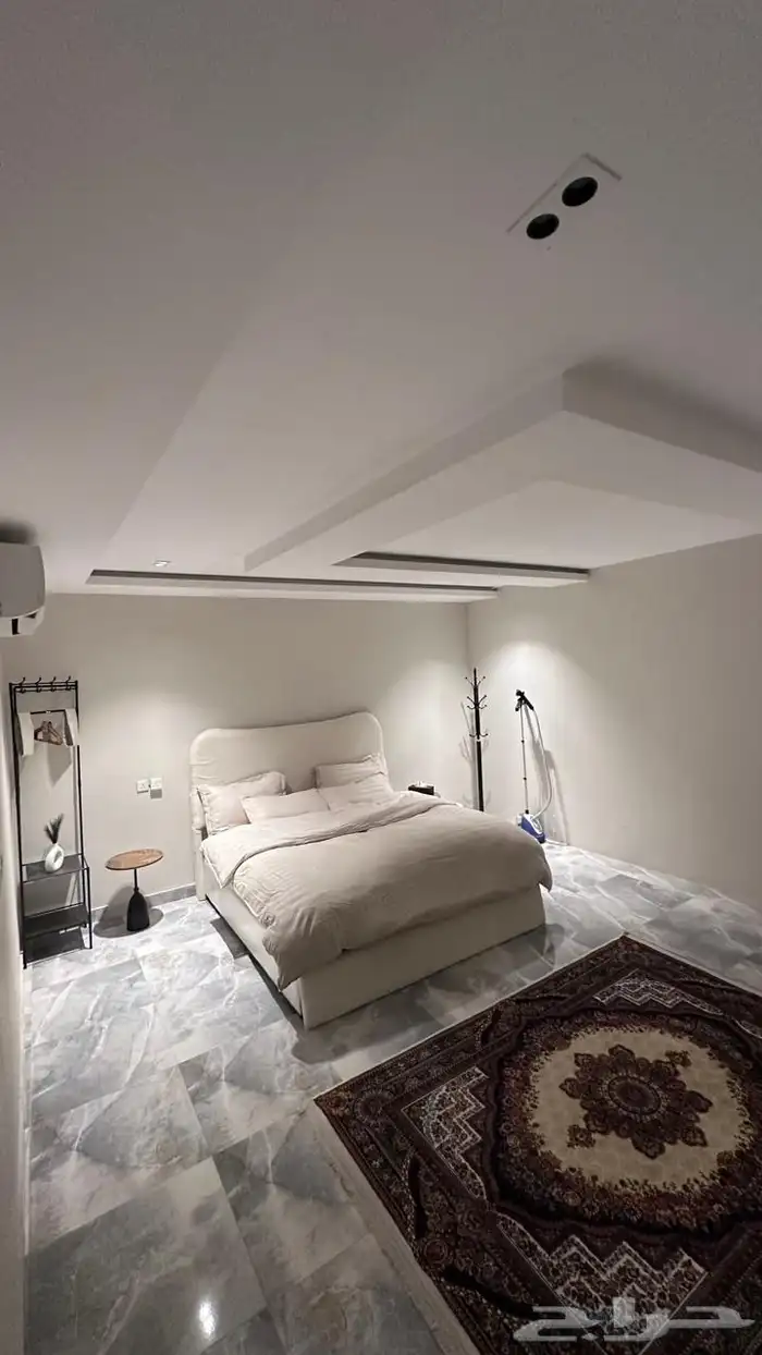 شاليه بالأثاث فندقي فاخر مطل على المطار في طريق الميه 8