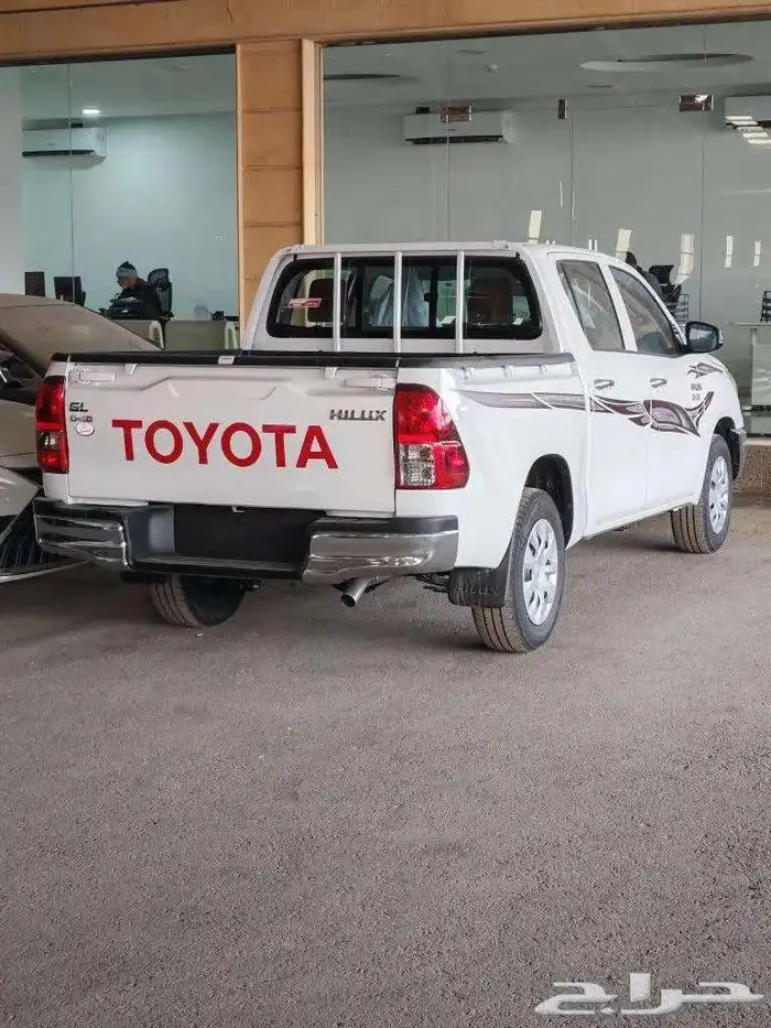 تويوتا هايلكس غمارتين بنزين بدون دبل 2025 ابيض سعودي 2