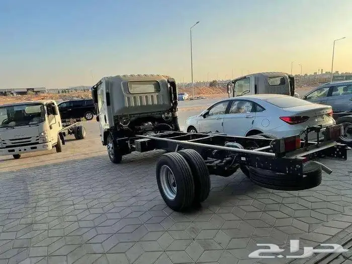 ايسوزو دينا 4 طن شاص 4.95 م 2025 - عروض المؤسسات 12