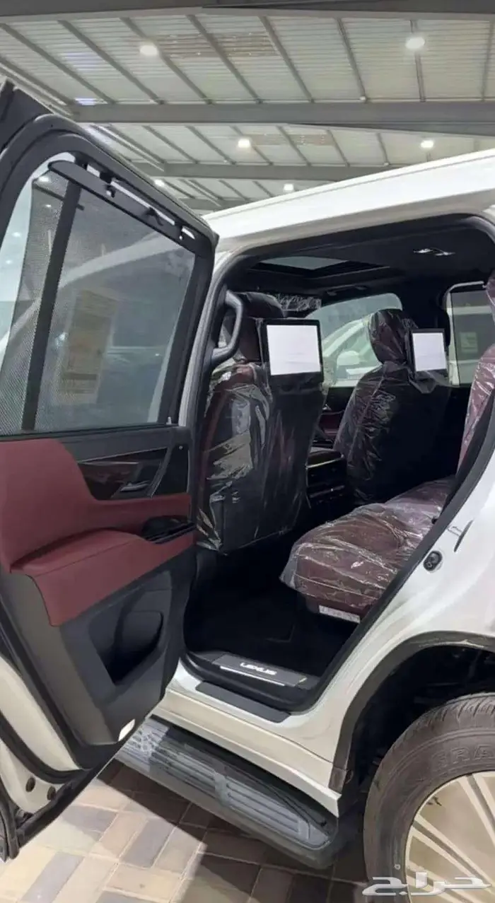 لكزس LX600 فئة bb داخل احمر عماني 2024- 505.000 4