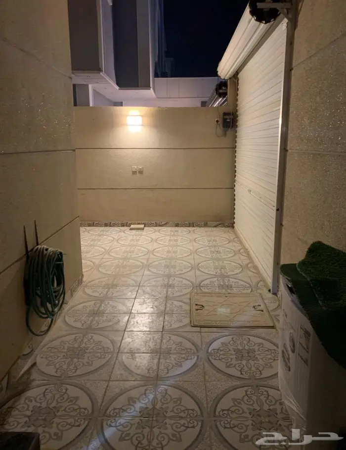 فيلا مستقلة وشقة مميزة للبيع في حي بدر ب950.000 11