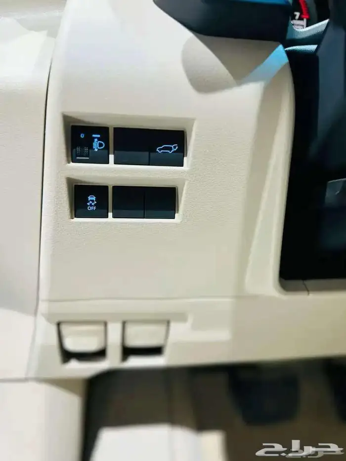 جي اكس ار L4 بريمي بنزين 2025 اللون ابيض ابواب شفط 17