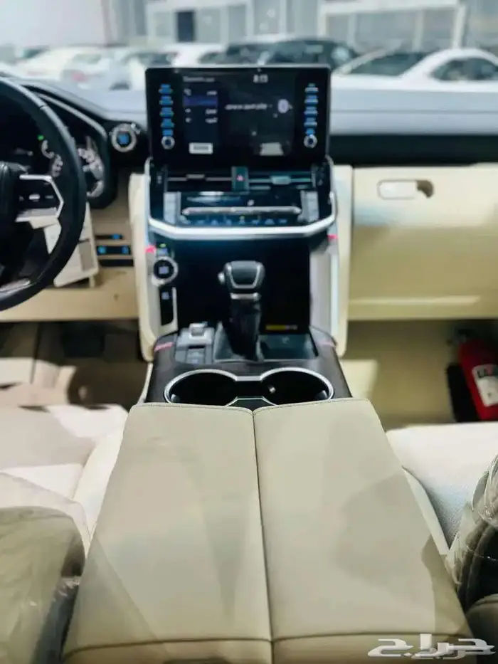 جي اكس ار L4 بريمي بنزين 2025 اللون ابيض ابواب شفط 14