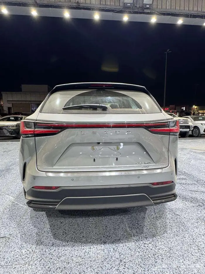 لكزس- NX-350-AA -رصاصى فاتح بنزين موديل 2025 4