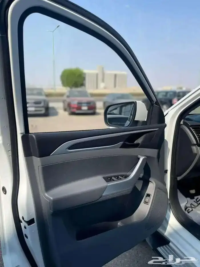 MG T60 لاكجري 2.0 جير اتوماتيك بنزين موديل 2024 2