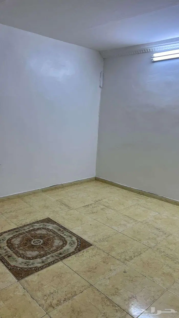 للبيع او للاجار بيت شعبي في حي غبيرا 8