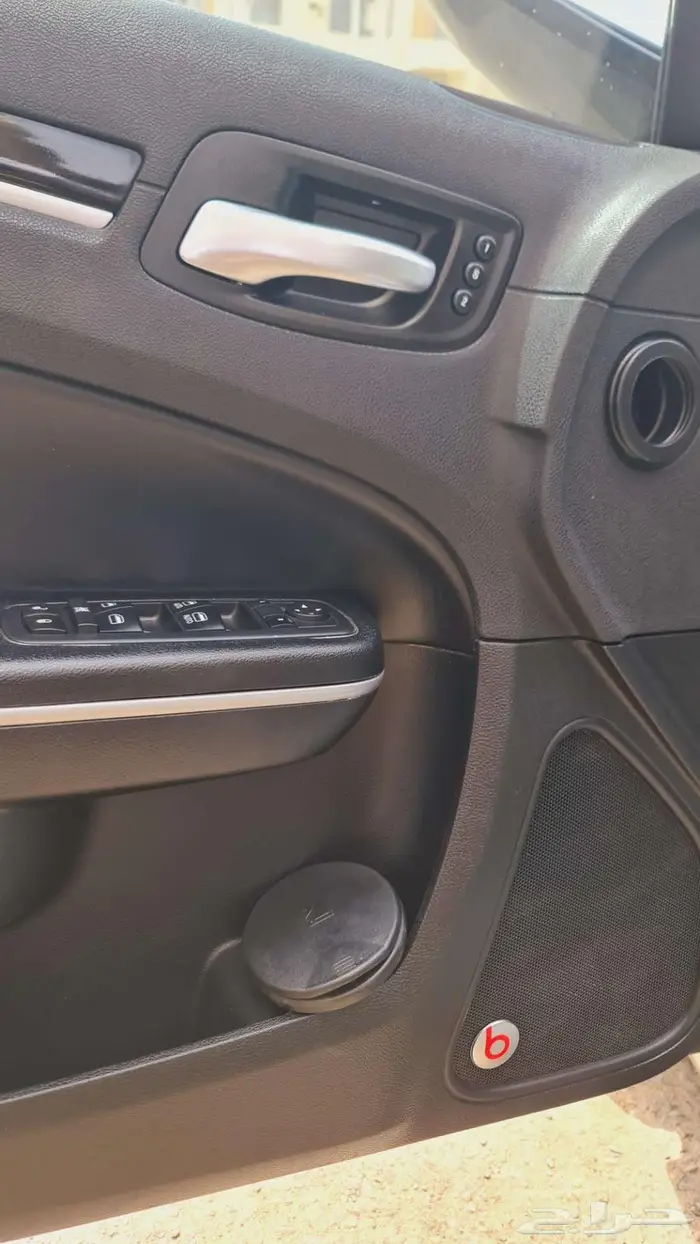 كرايسلر S300 اسمنتي نظيف 2018 20