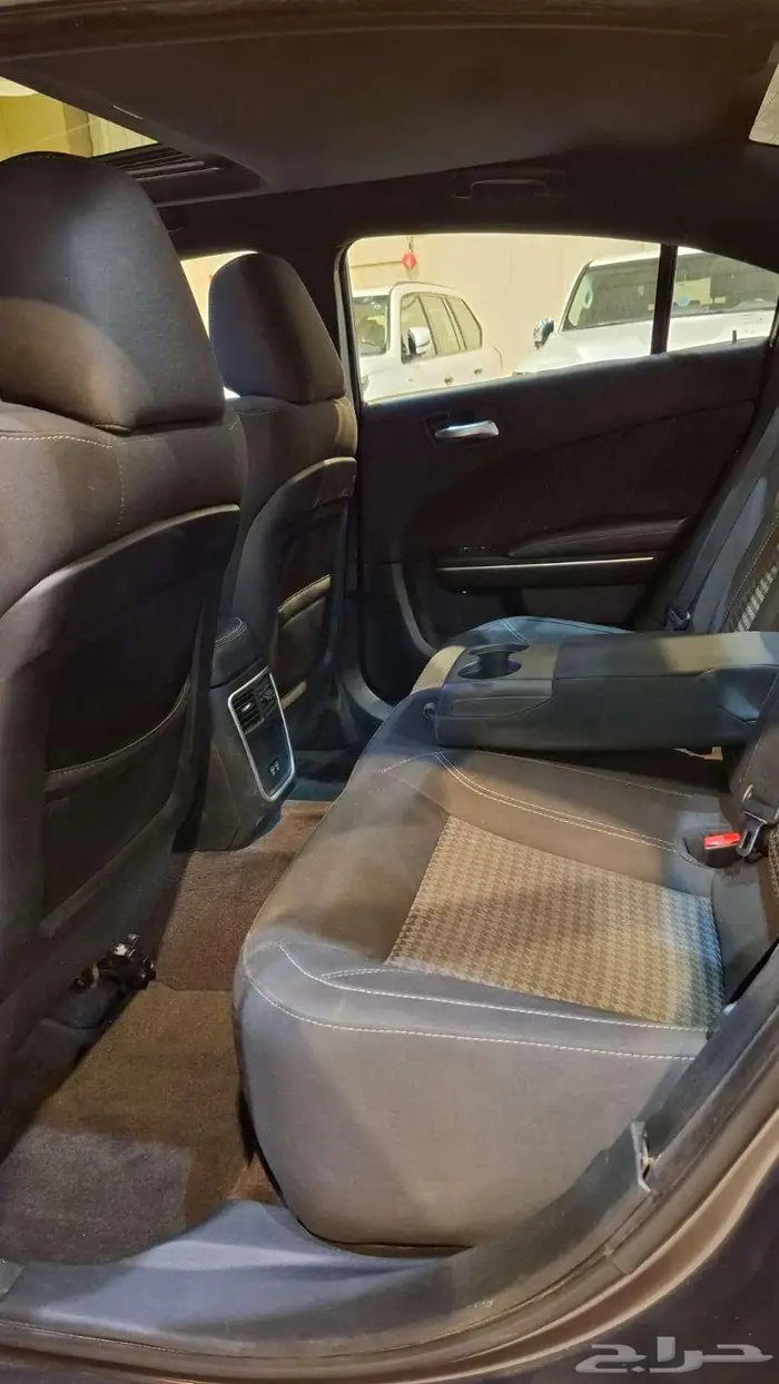 دودج تشارجر SXT 2018 فتحة سقف 13