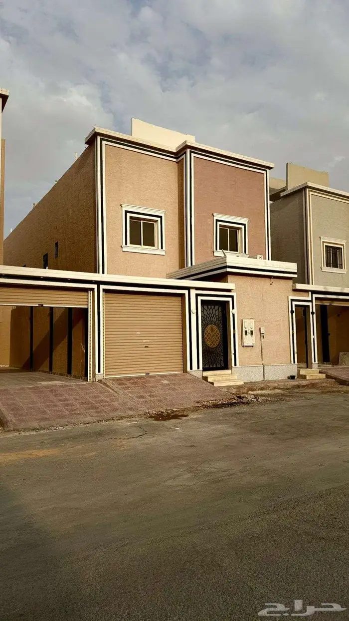 دور للبيع مع سطح   مساحة واسعة 360م 2