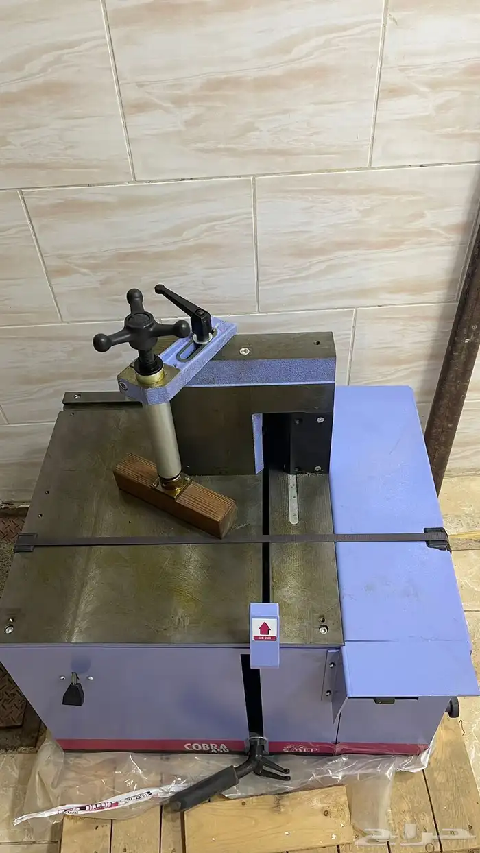 ماكينة قص المنيوم إيطالية 1
