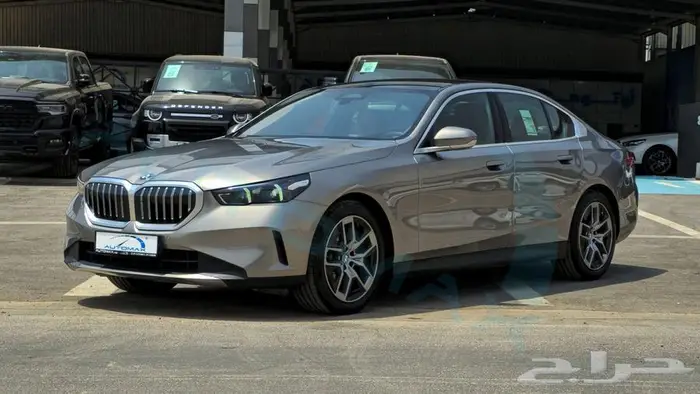 بي ام دبليو 520i خليجي 2025 اصفار مع ضمان الوكيل 0