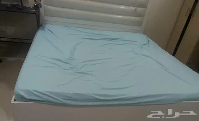 مرتبة سرير مقاسها 200 في 200 في حاله جيده 0