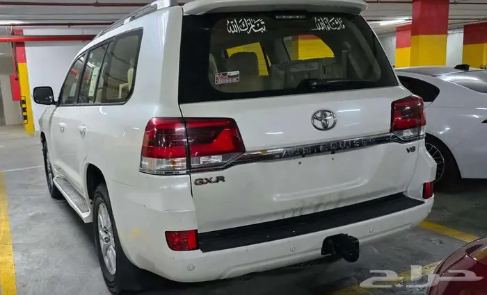 تويوتا لاندكروزر GXR3   ديزل   2018   ممشى قليل 4