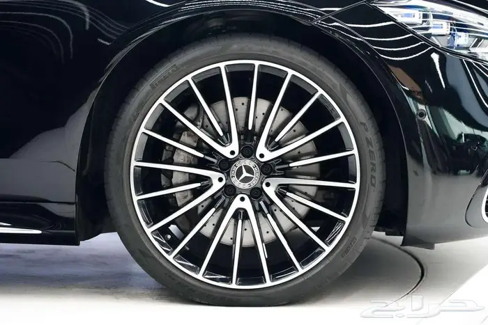 مرسيدس S 500 موديل 2024 خليجي أسود أحمر 19