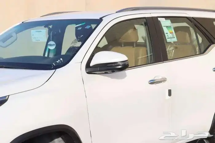 فورشنر بنزين VX3 ابيض 2025 5