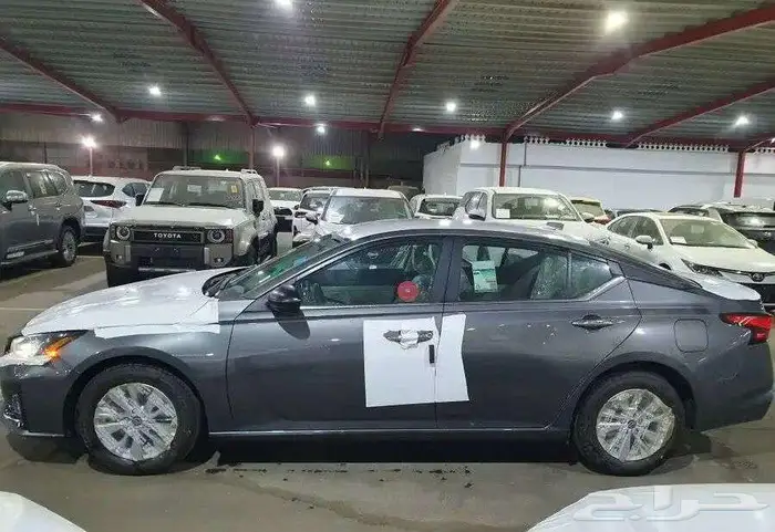 نيسان التيما S ستاندر 2025 اصفار 8