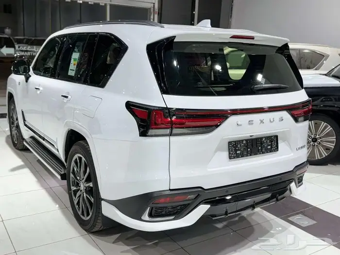 لكزس FF SPORT LX 600 خليجي 2025 اللون ابيض 4