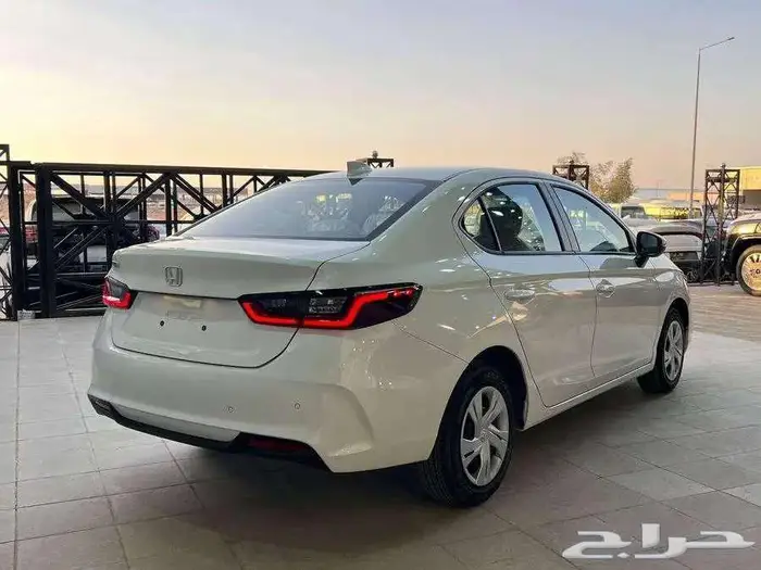 هوندا سيتي ستاندر 2025 4