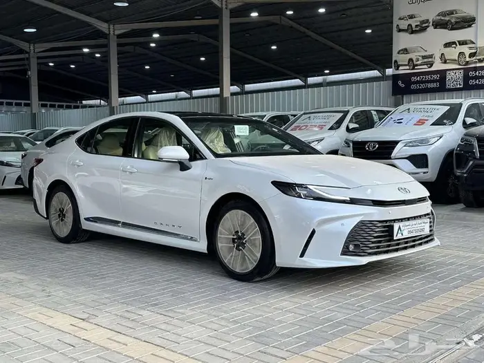 تويوتا كامري LE هايبرد 2025 7