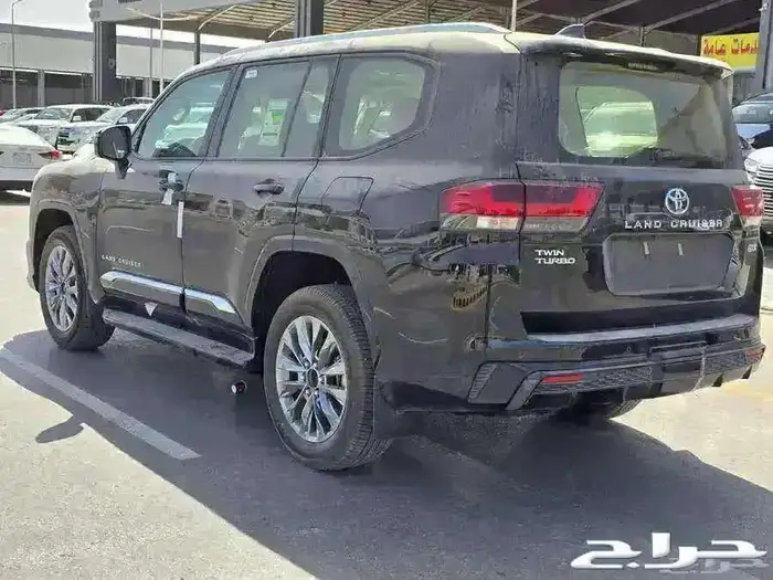 تويوتا لاندكروزر GXR 5 S 2025 6