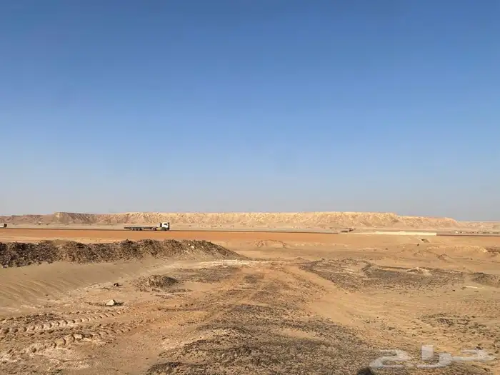 ارض للبيع على طريق المحول الشرقي ( طريق هيف الجديد ) 2