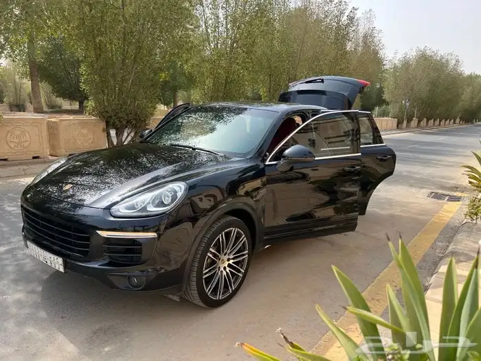 مخزن جيب بورش كايين S طلبية مواصفات خاصة عداد 63 الف كم فقط 74