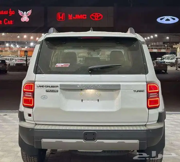 تتوفر فئات برادو 2025 اصفار لمبيعات البنوك بأقل ربح 0.35 22