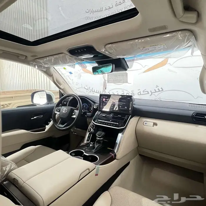 تويوتا لاندكروزر GXR رقم 4 و 3 و 2 بنزين 2025 6