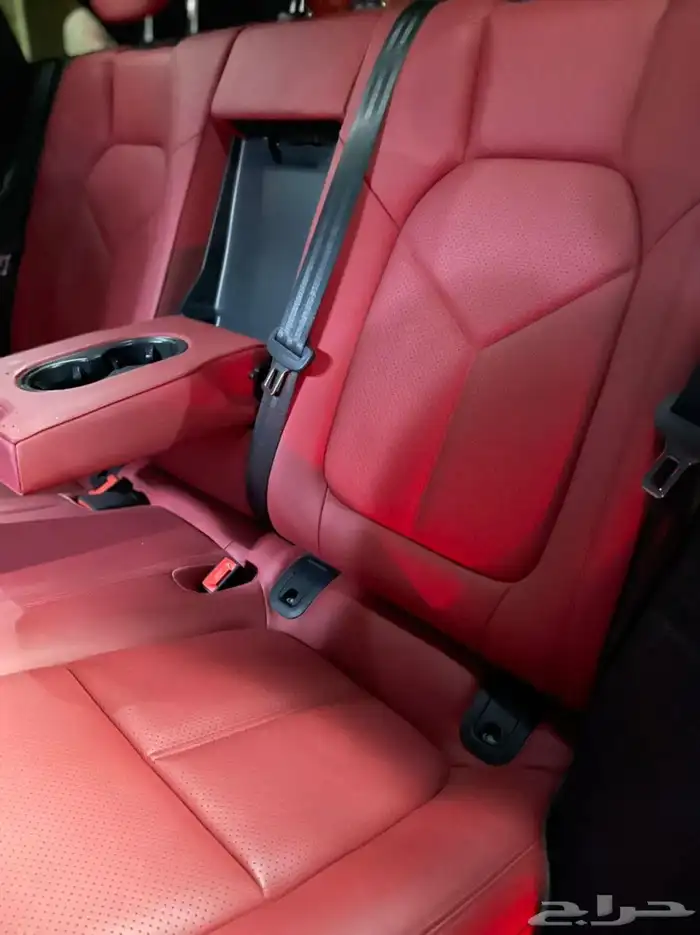 بورش ماكان 2020 مخزن ممشى قليل. Porsche Macan 4