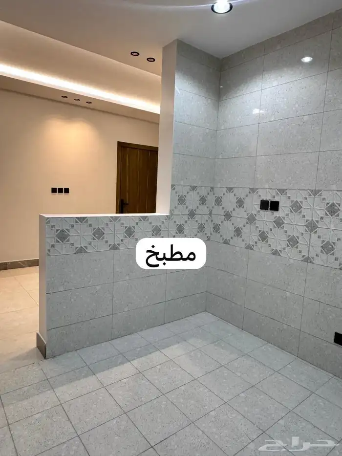 شقة للإيجار بحي الفروسية 1