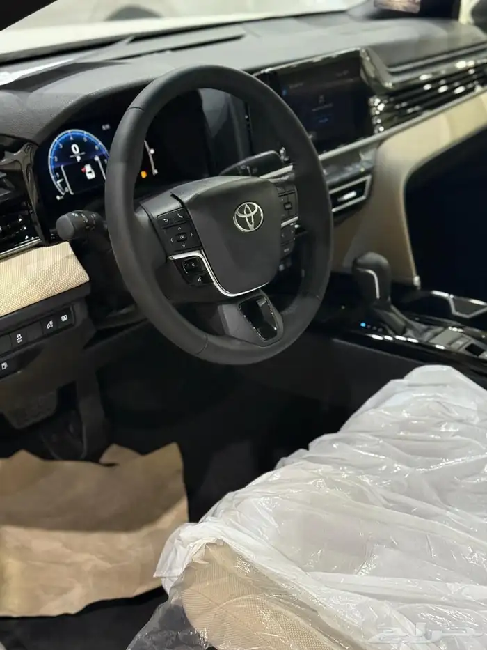 تويوتا كامري ( LE ) نص فل 2025 سعودي ( 123 ) شامل بطاقه 7