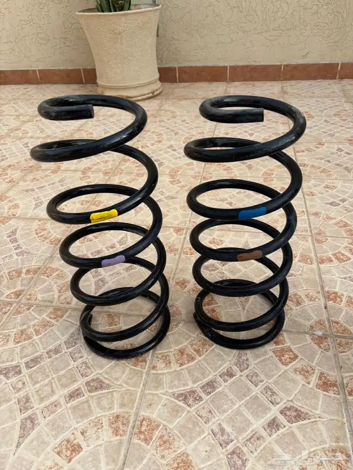 قطع غيار سيارة 2