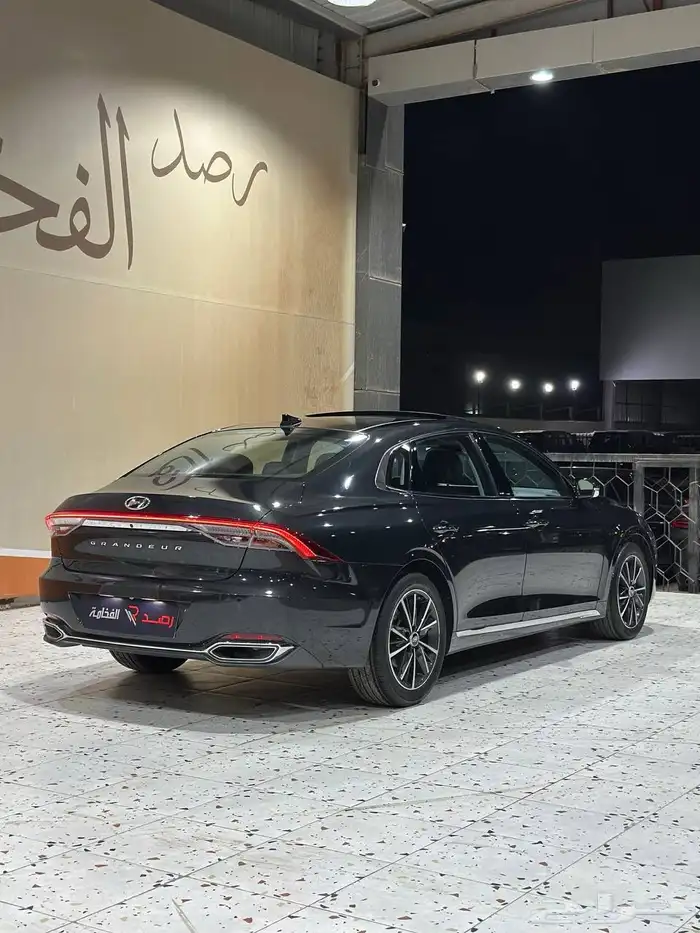 ازيرا V6 نص فل 2021 . رصد الفخامة 12