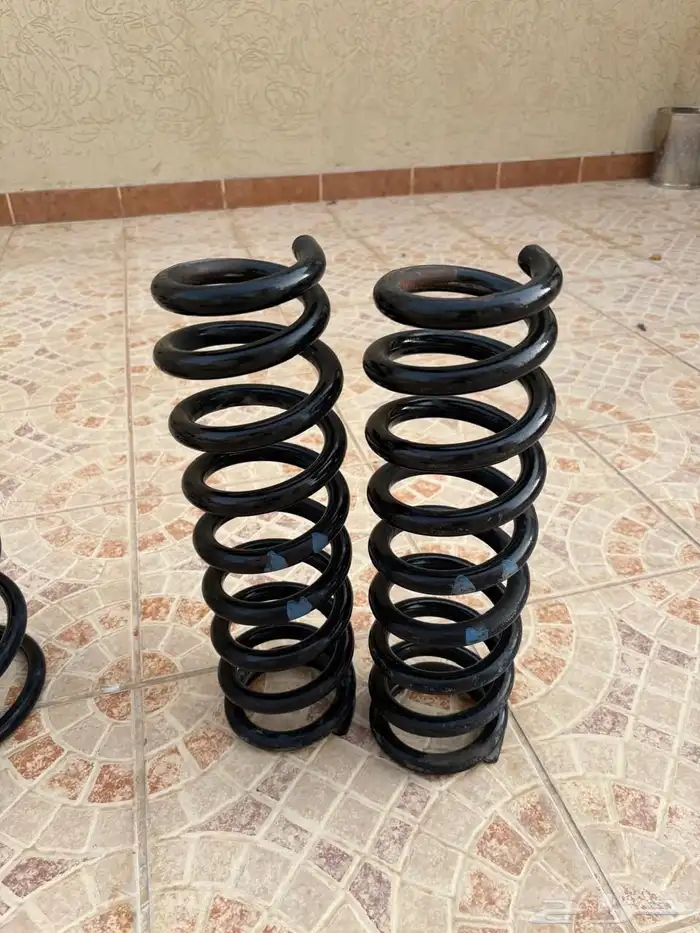 قطع غيار سيارة 1