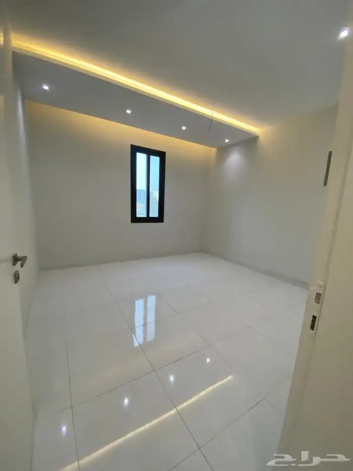 شقه في حي الريان مكونه 5 غرف و سعر 580.000 3