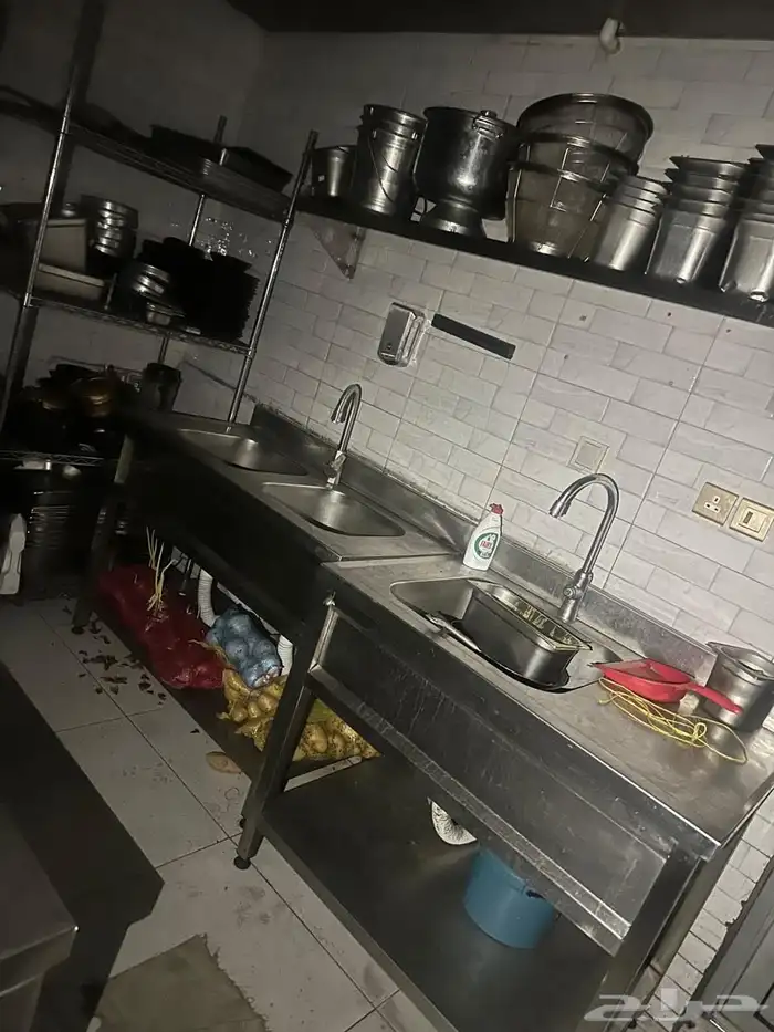 اثاث ومستلزمات مطعم للتقبيل 6