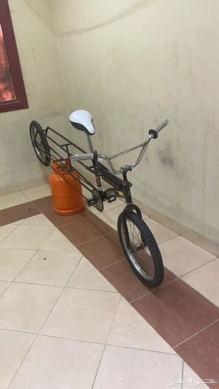 للبيع سيكل طويل ما في شي على السوم 4
