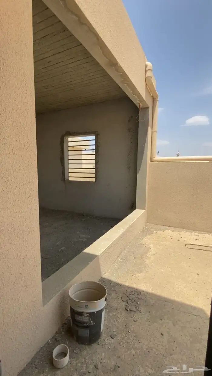 للبيع دور ارضي وروف علوي في حي الراقي خميس مشيط 33