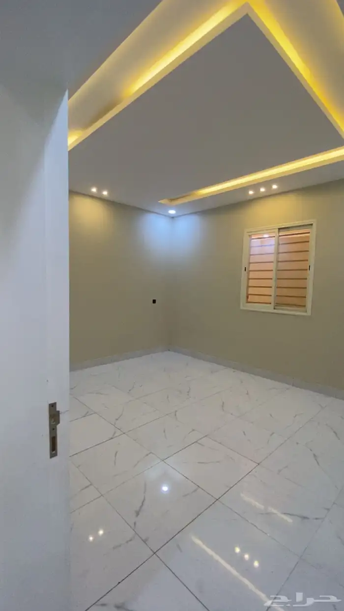 للبيع دور ارضي وروف علوي في حي الراقي خميس مشيط 6